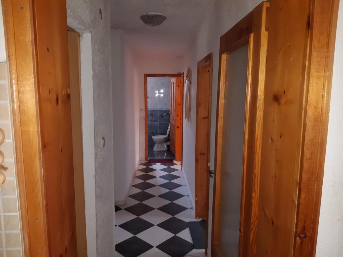 Къща Томови,Стаи За Гости Devin Exterior photo