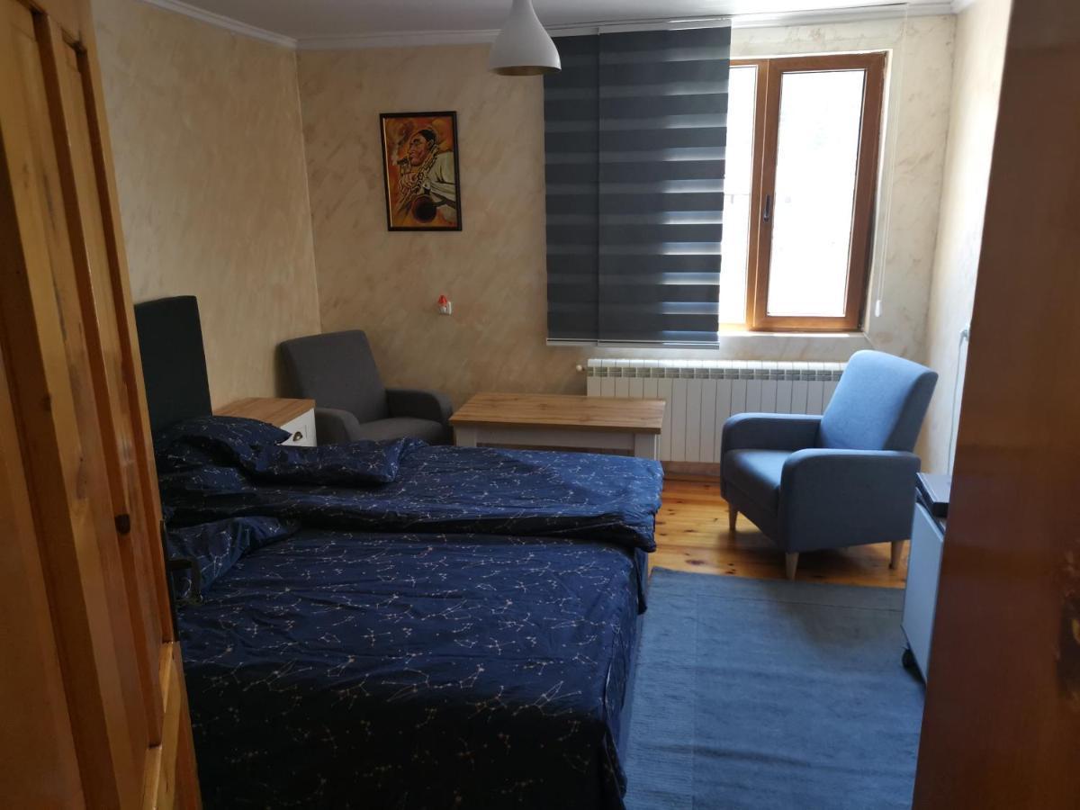 Къща Томови,Стаи За Гости Devin Exterior photo