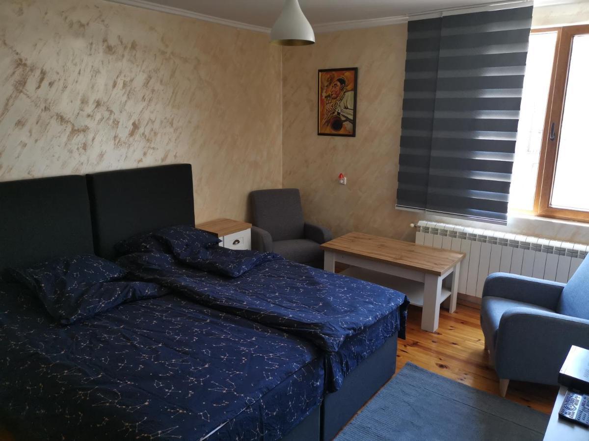 Къща Томови,Стаи За Гости Devin Exterior photo