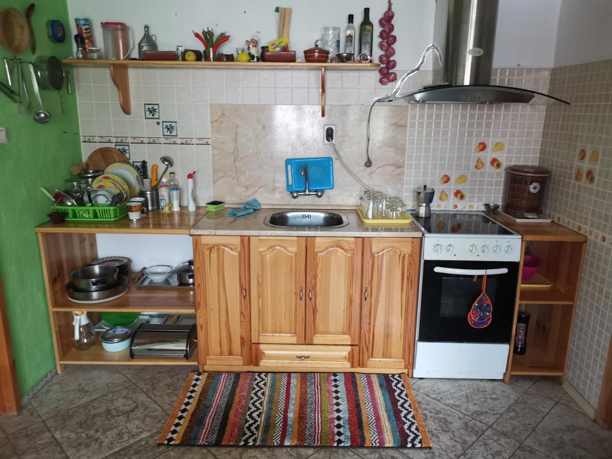 Къща Томови,Стаи За Гости Devin Exterior photo