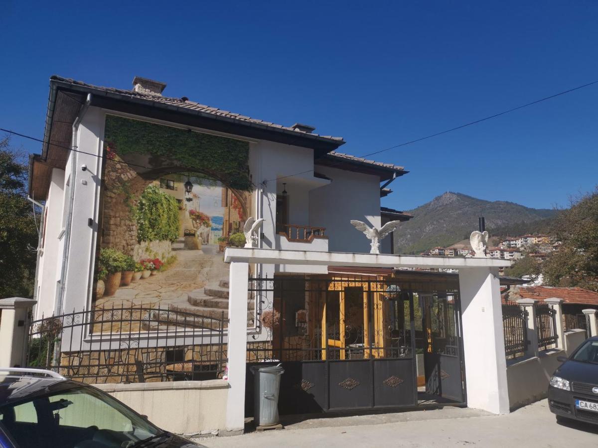 Къща Томови,Стаи За Гости Devin Exterior photo